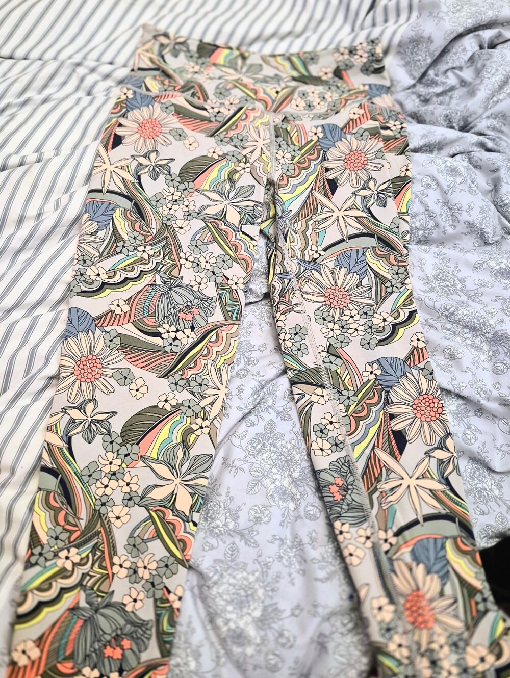 Victoria Secret's Victoria Sport Psychedelic Floral Leggings